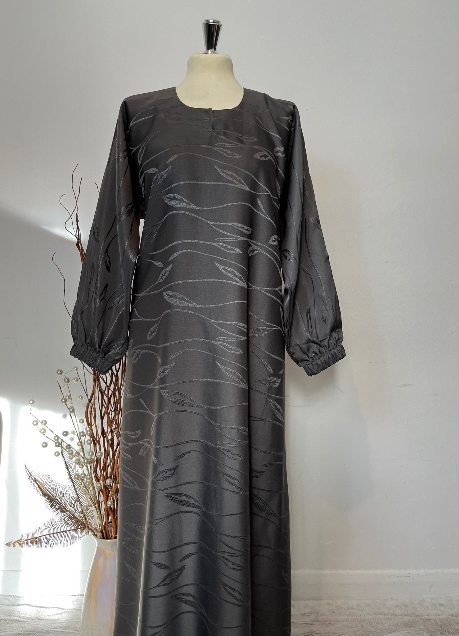 Leaf Print Closed Abaya - 2 Piece Set in Grey - Rouh London